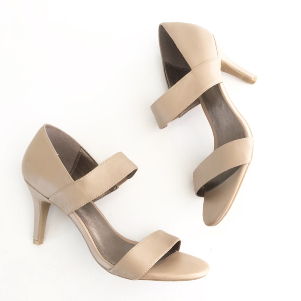 NWOB Moda Spana Nude Heels